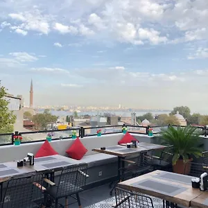 Nomade Old فندق