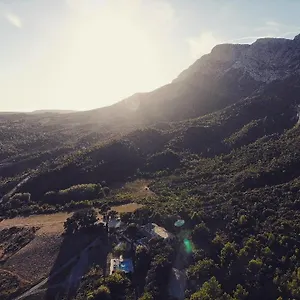 Le Relais De Saint De Hotel